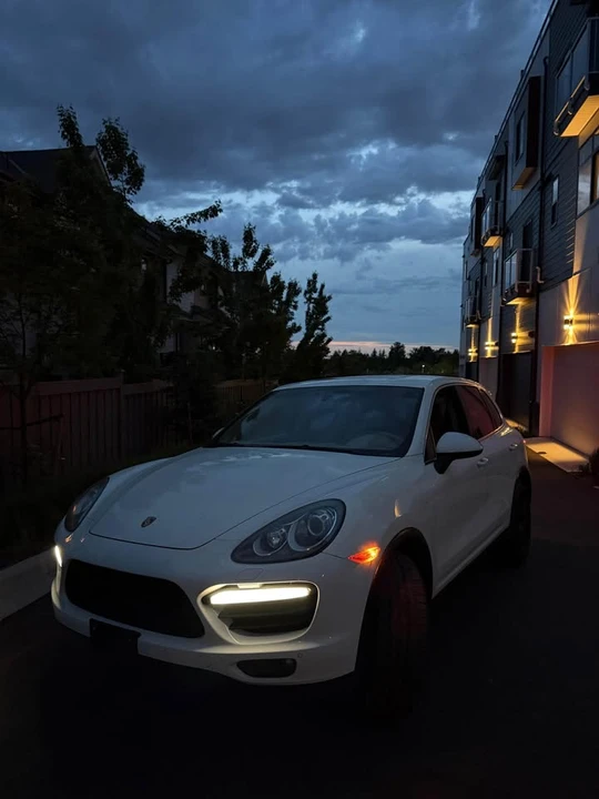 2011 Porsche 958 Cayenne - Image 2 of 6