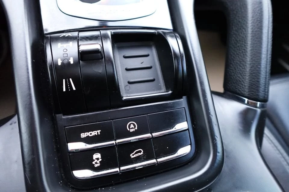 2011 Porsche 958 Cayenne - Image 6 of 19
