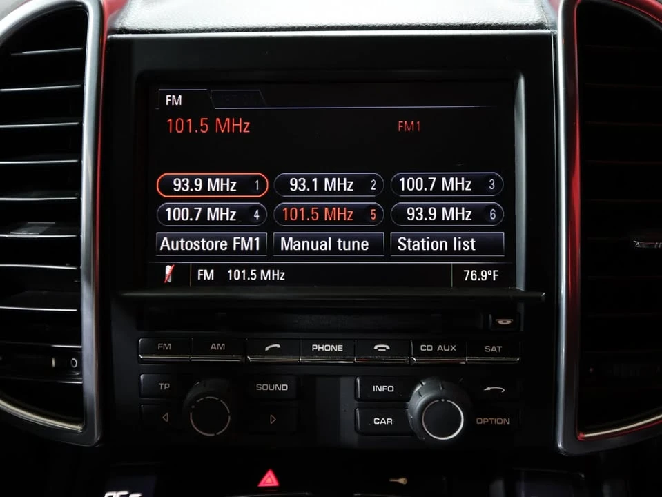 2011 Porsche 958 Cayenne - Image 16 of 18
