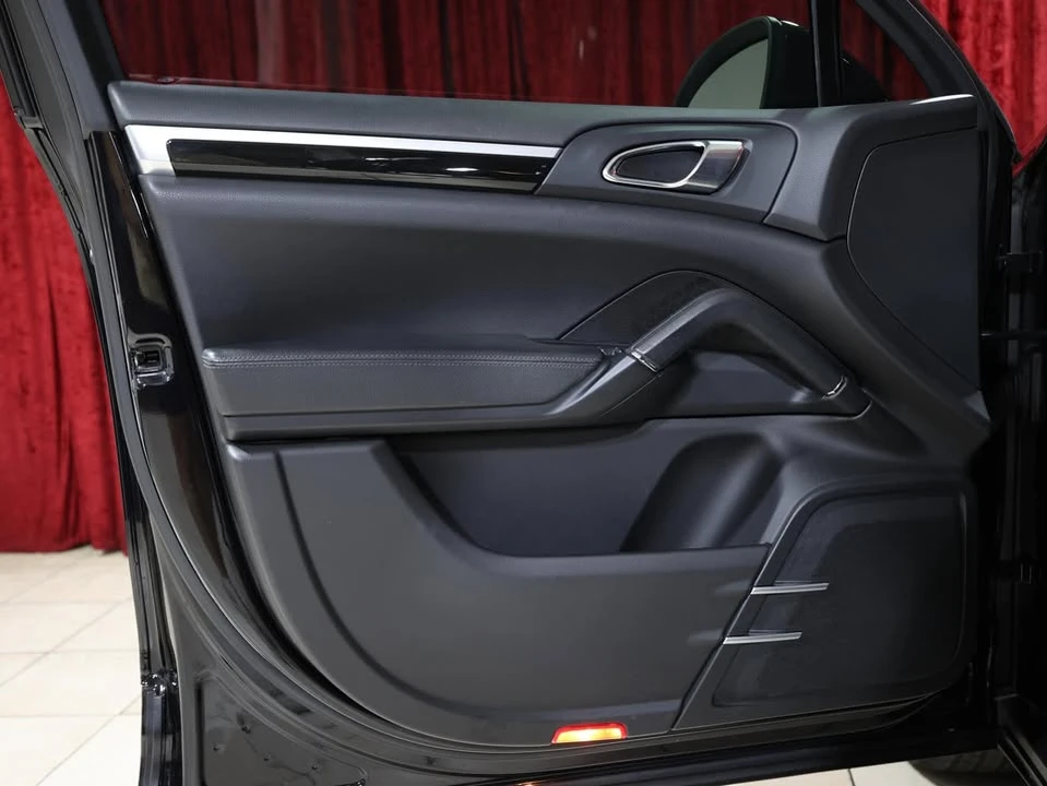 2011 Porsche 958 Cayenne - Image 9 of 18