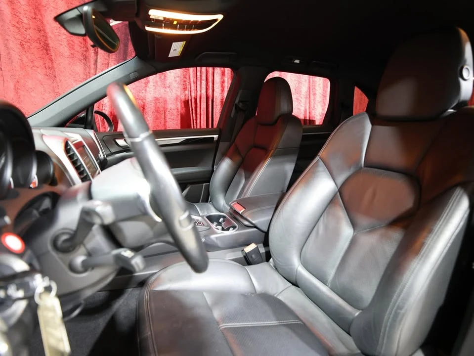 2011 Porsche 958 Cayenne - Image 11 of 18