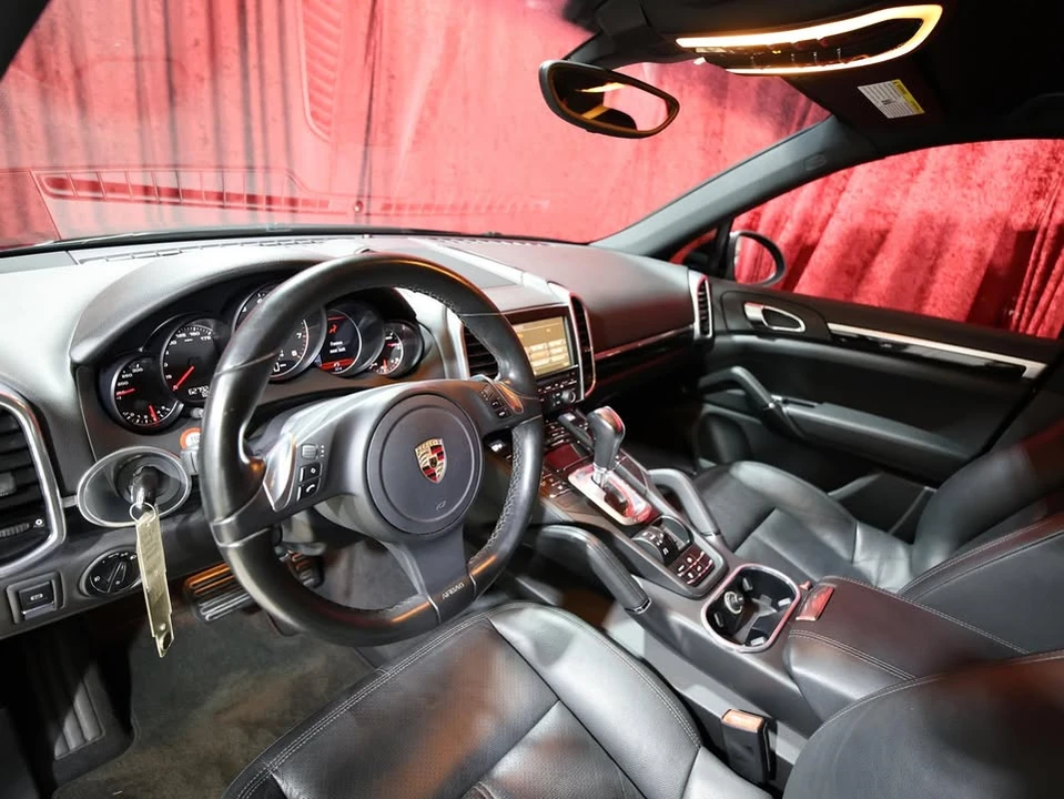 2011 Porsche 958 Cayenne - Image 10 of 18