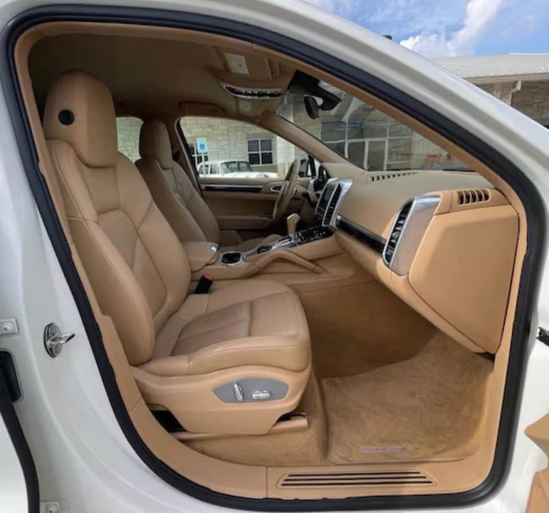 2011 Porsche 958 Cayenne - Image 10 of 12
