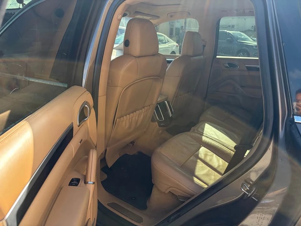 2011 Porsche 958 Cayenne - Image 7 of 8