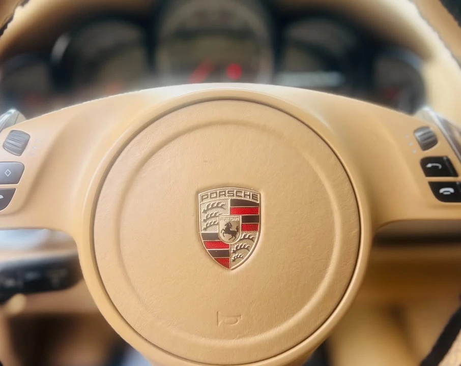 2011 Porsche 958 Cayenne - Image 2 of 5
