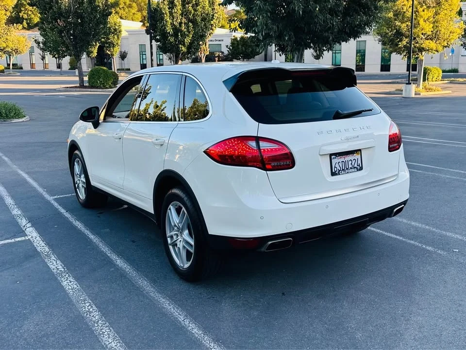 2011 Porsche 958 Cayenne - Image 7 of 17