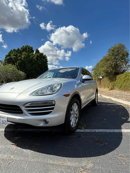2011 Porsche 958 Cayenne - Image 2 of 10