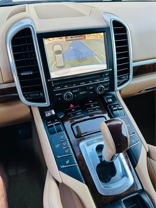 2011 Porsche 958 Cayenne - Image 13 of 20