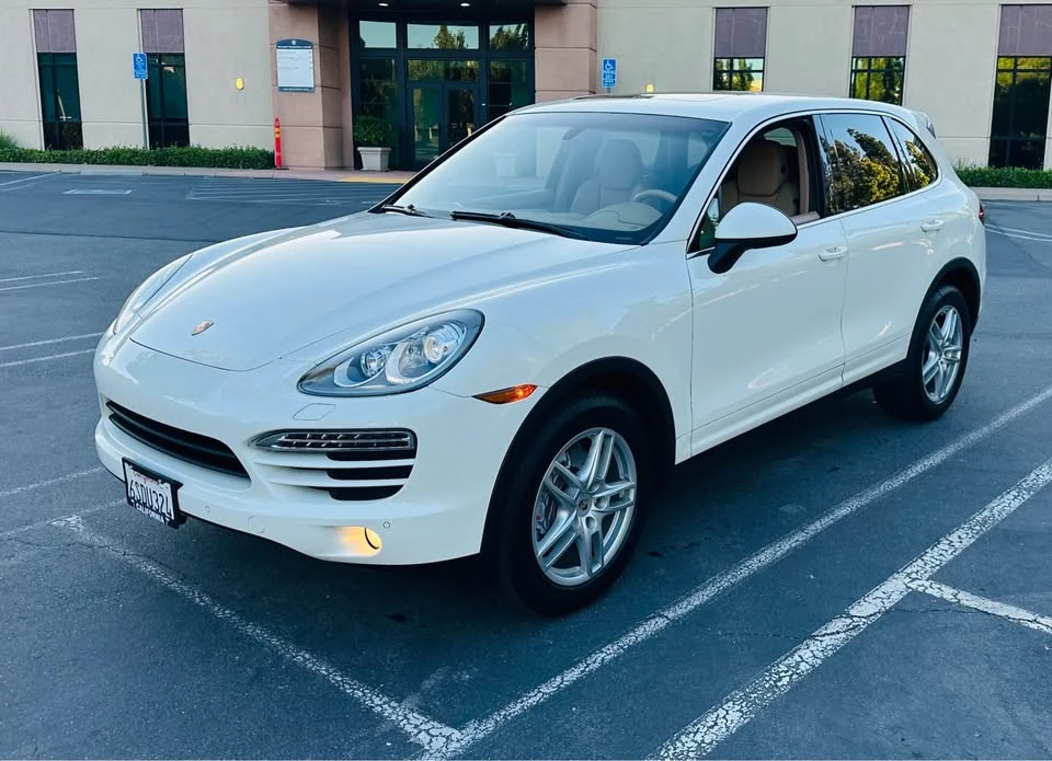 2011 Porsche 958 Cayenne - Image 2 of 20