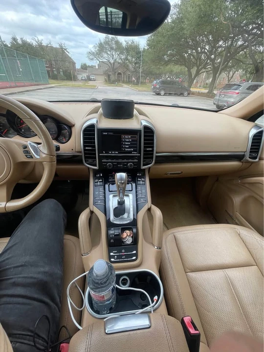 2011 Porsche 958 Cayenne - Image 16 of 17