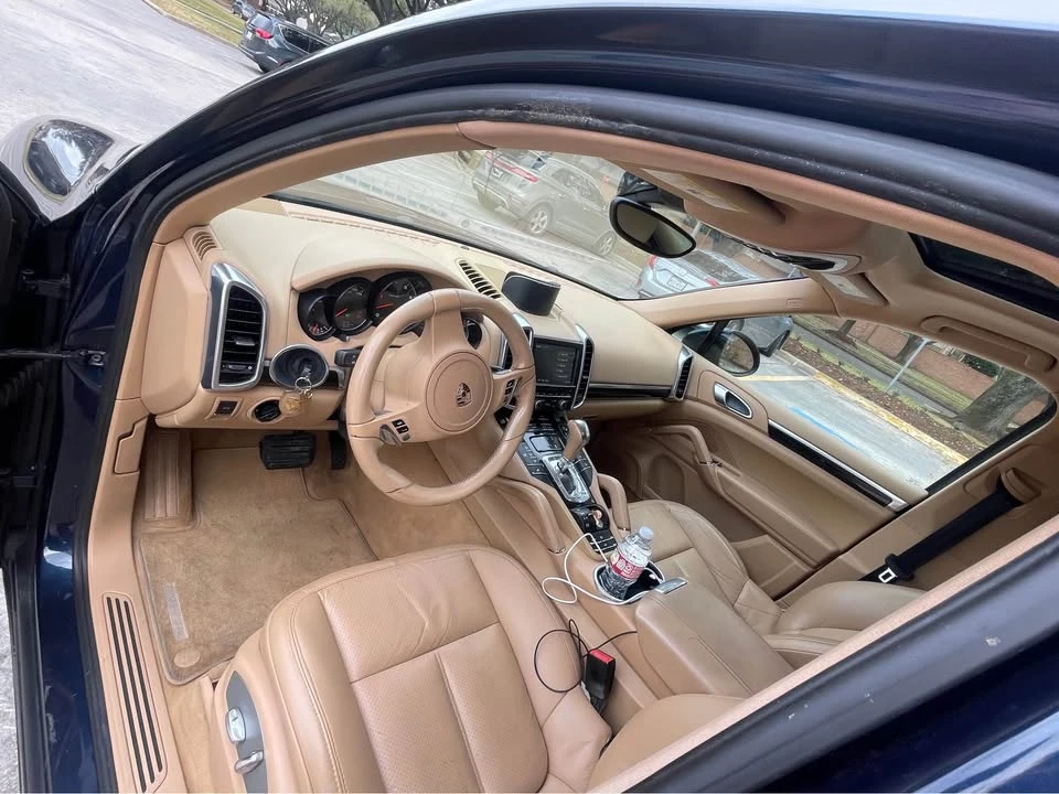 2011 Porsche 958 Cayenne - Image 12 of 17
