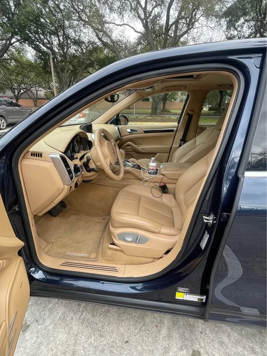2011 Porsche 958 Cayenne - Image 9 of 17