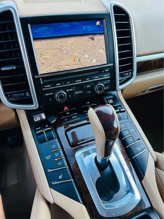 2011 Porsche 958 Cayenne - Image 12 of 20