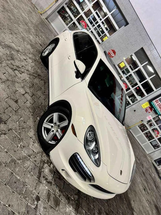 2011 Porsche 958 Cayenne S - Image 2 of 9