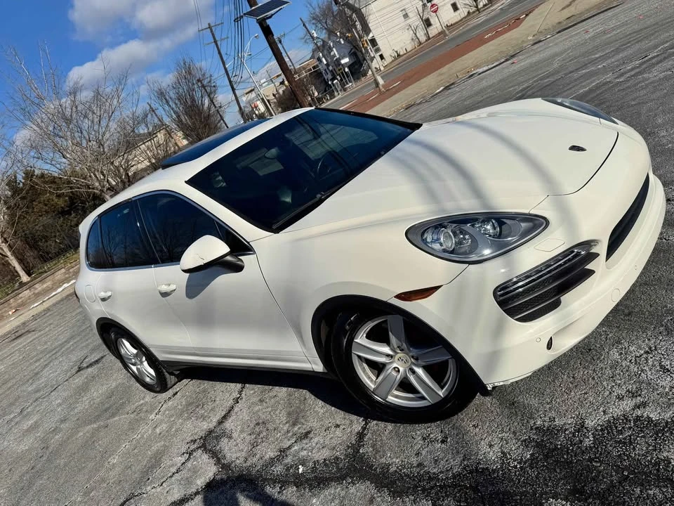 2011 Porsche 958 Cayenne S - Image 6 of 9