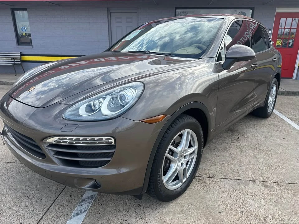 2011 Porsche 958 Cayenne S - Image 6 of 13