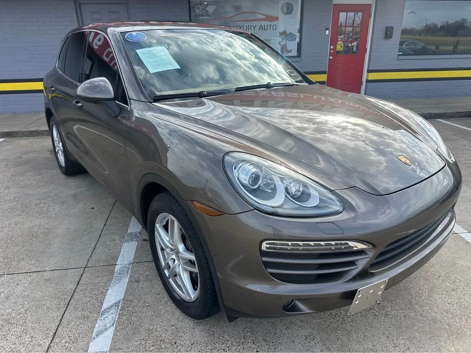 2011 Porsche 958 Cayenne S - Image 2 of 13