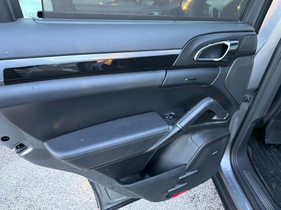 2011 Porsche 958 Cayenne S - Image 11 of 20