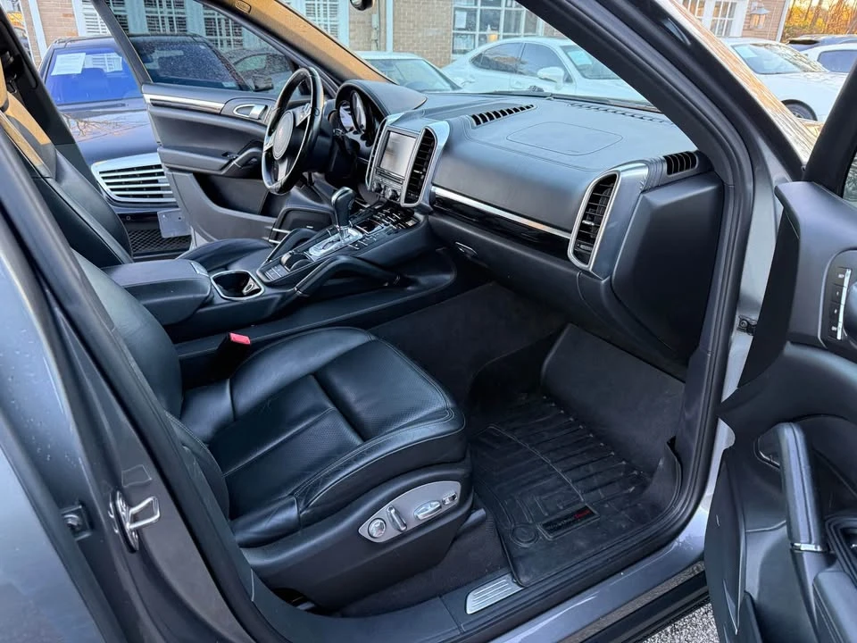2011 Porsche 958 Cayenne S - Image 12 of 20