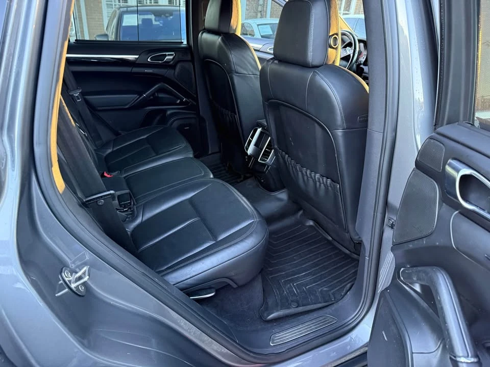 2011 Porsche 958 Cayenne S - Image 14 of 20