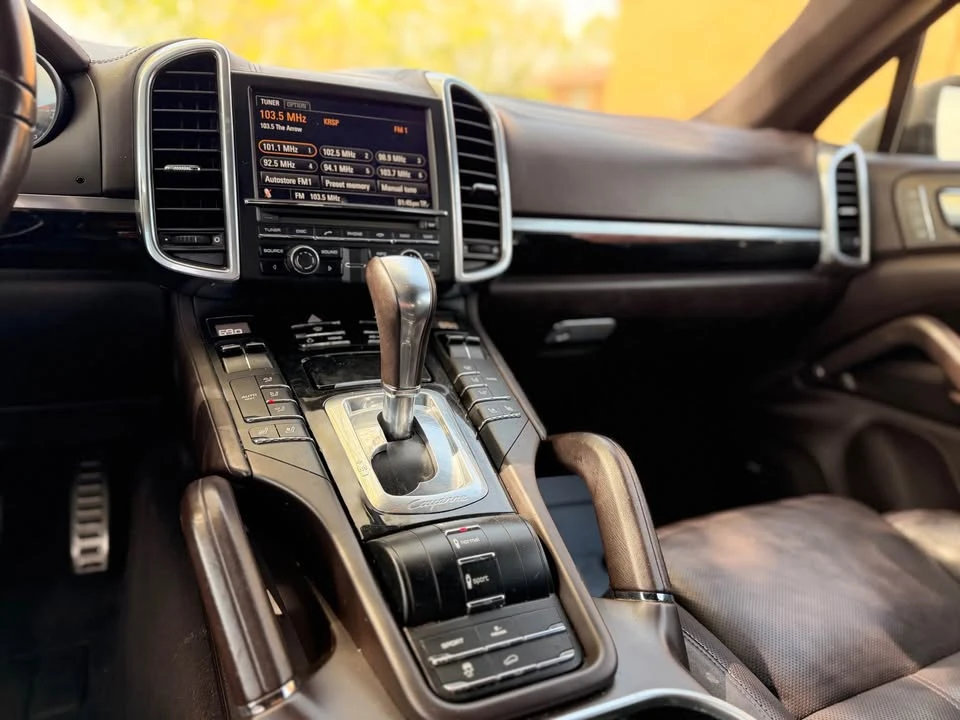 2011 Porsche 958 Cayenne - Image 13 of 19