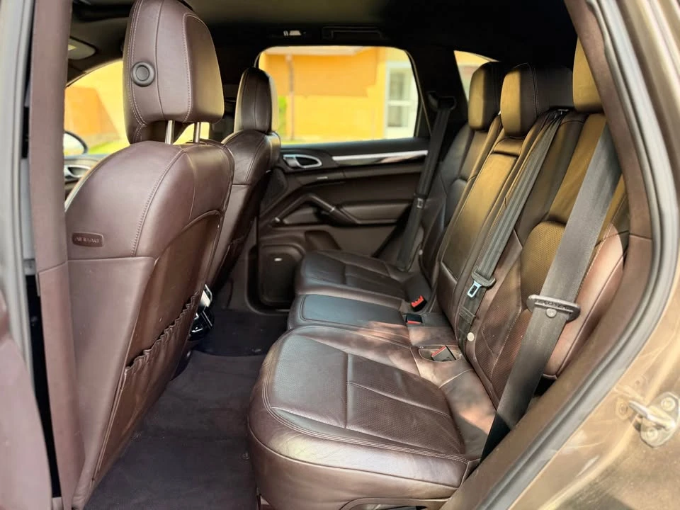 2011 Porsche 958 Cayenne - Image 10 of 19
