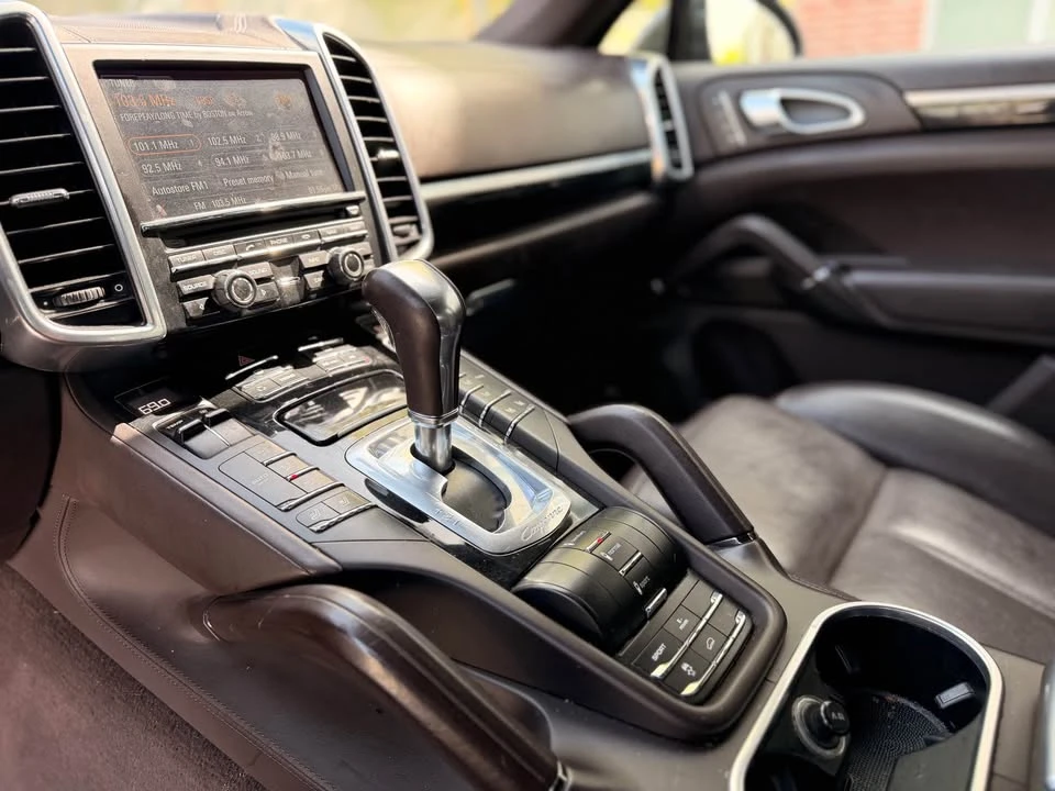 2011 Porsche 958 Cayenne S - Image 11 of 13