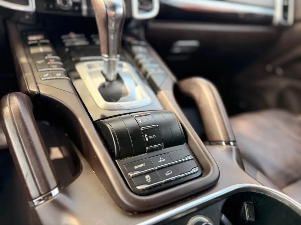 2011 Porsche 958 Cayenne - Image 14 of 19