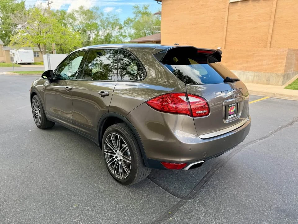 2011 Porsche 958 Cayenne - Image 8 of 20