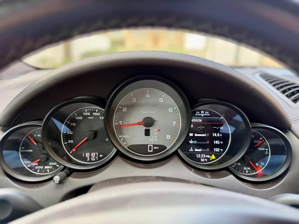 2011 Porsche 958 Cayenne - Image 13 of 20