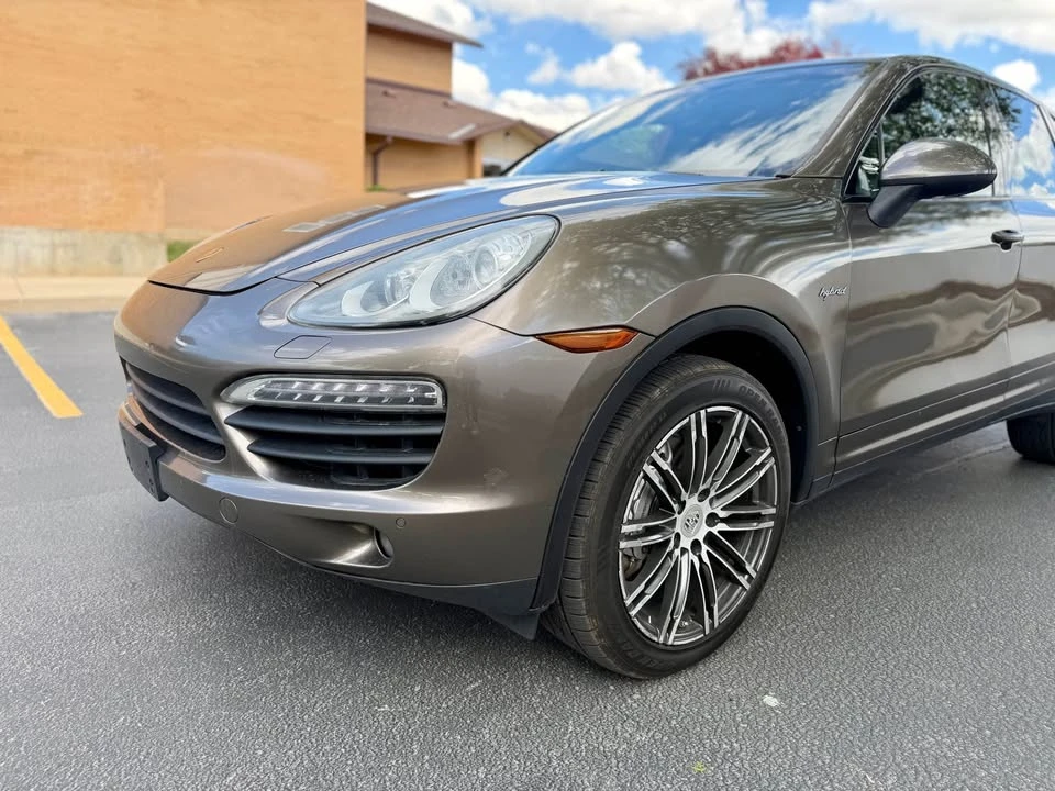 2011 Porsche 958 Cayenne - Image 9 of 20