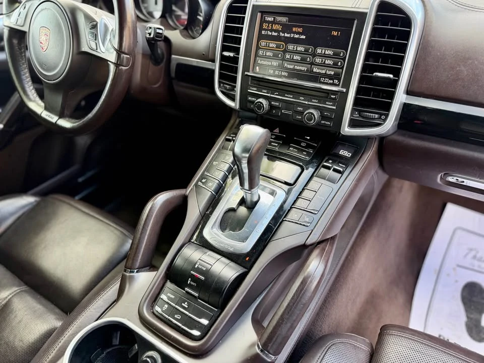 2011 Porsche 958 Cayenne - Image 2 of 20