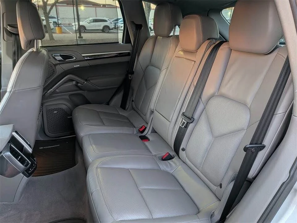2011 Porsche 958 Cayenne - Image 14 of 15