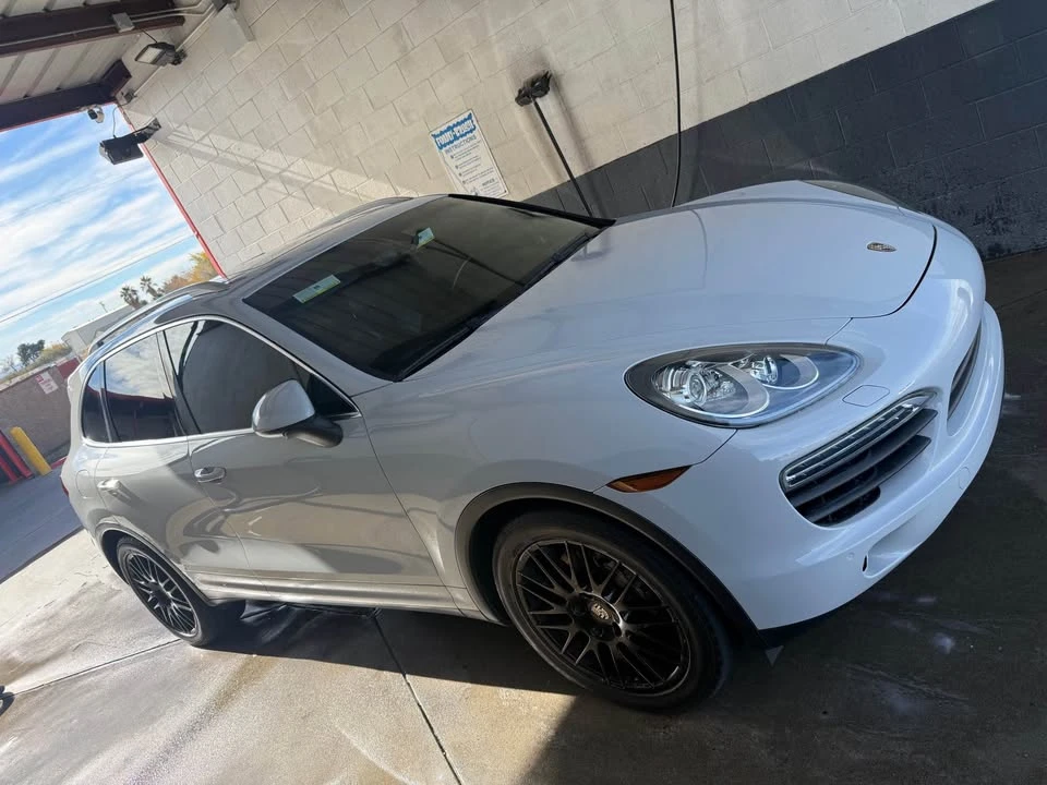 2011 Porsche 958 Cayenne S - Image 14 of 15