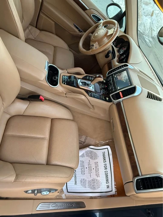 2011 Porsche 958 Cayenne S - Image 12 of 17