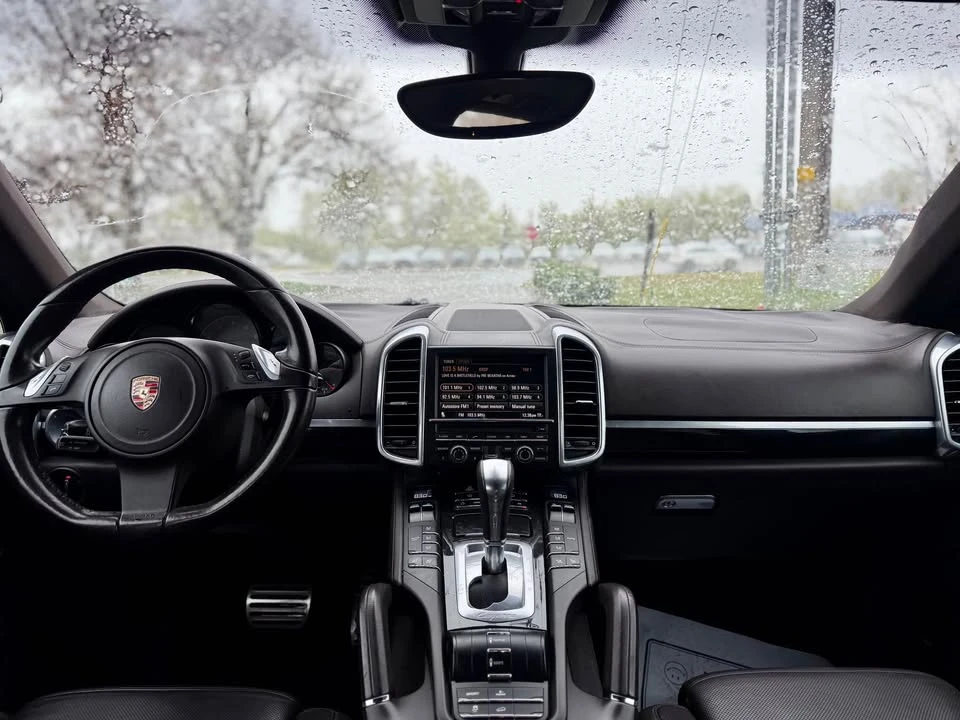 2011 Porsche 958 Cayenne S - Image 12 of 17