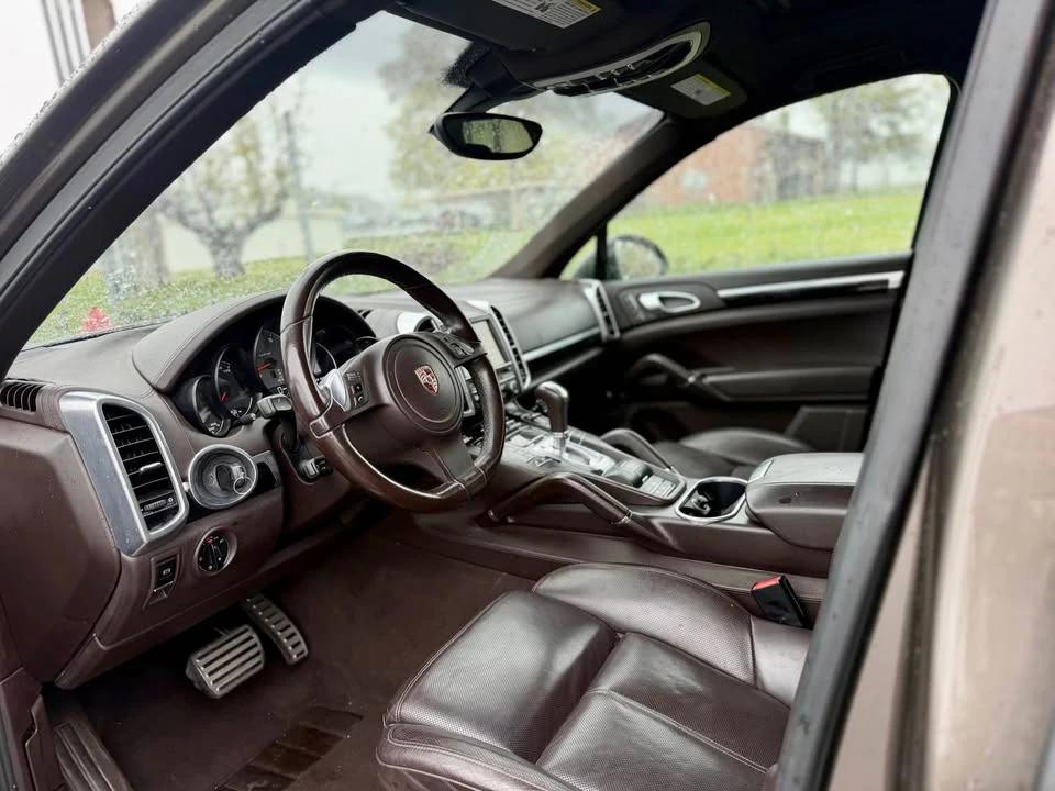 2011 Porsche 958 Cayenne S - Image 16 of 17