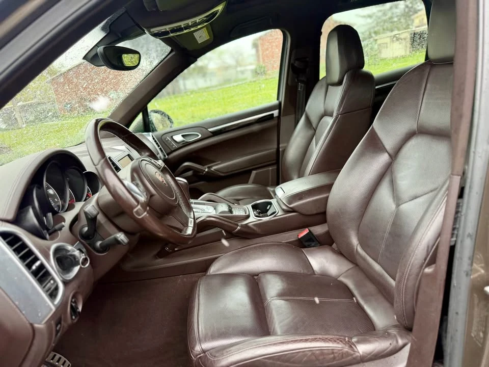 2011 Porsche 958 Cayenne S - Image 9 of 17