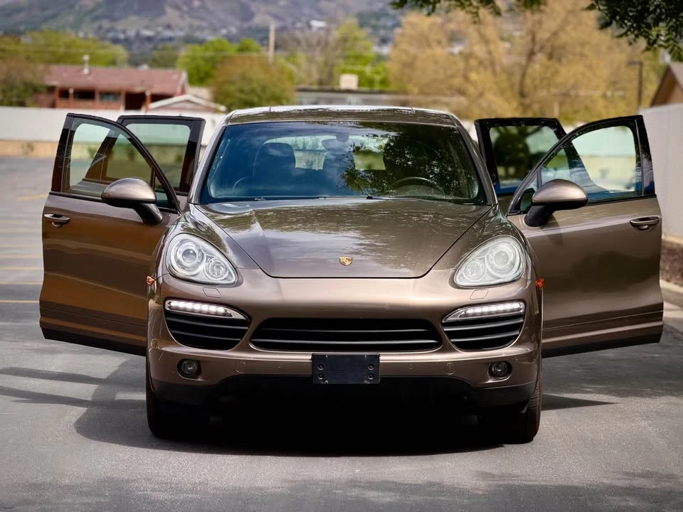 2011 Porsche 958 Cayenne - Image 2 of 20