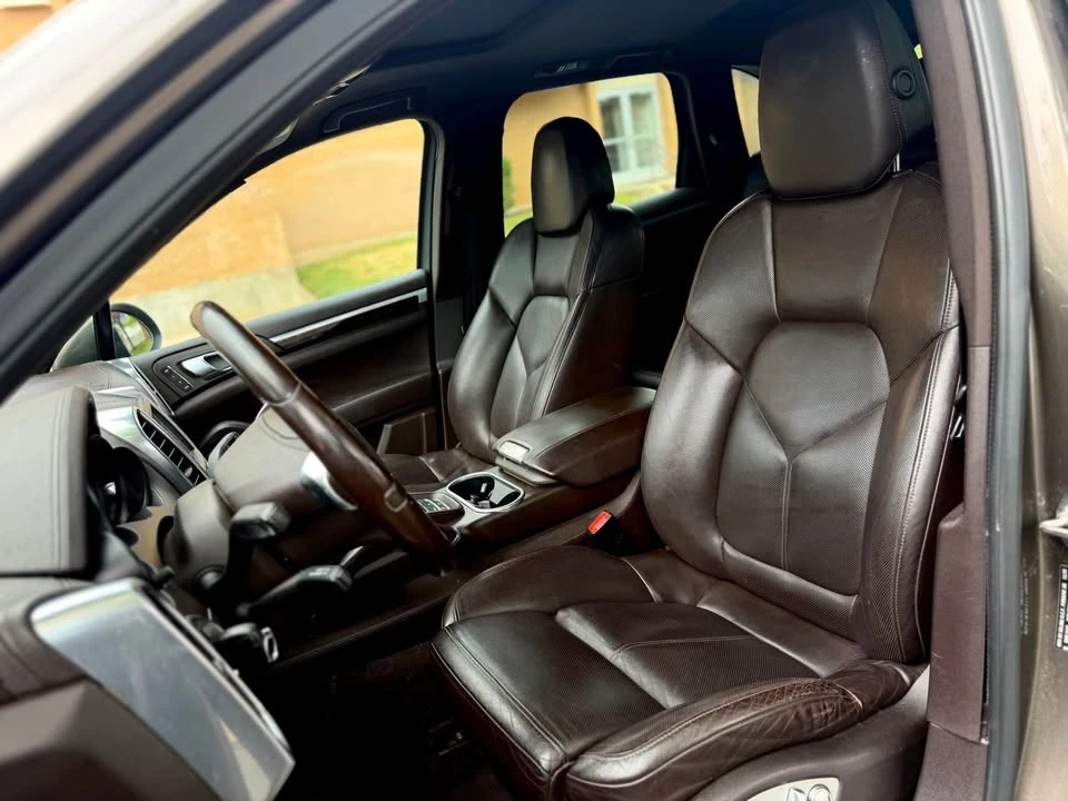 2011 Porsche 958 Cayenne - Image 9 of 20