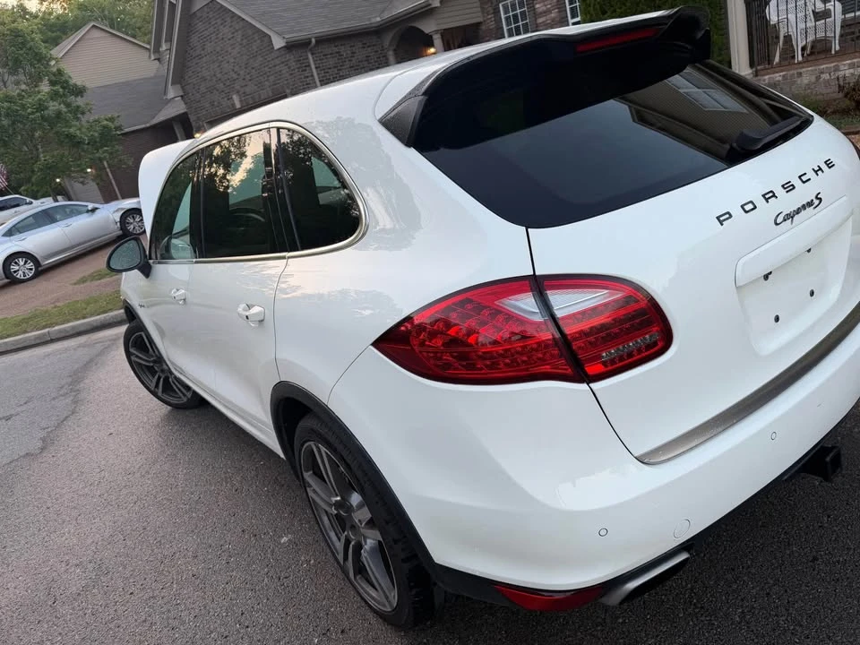 2011 Porsche 958 Cayenne - Image 14 of 15