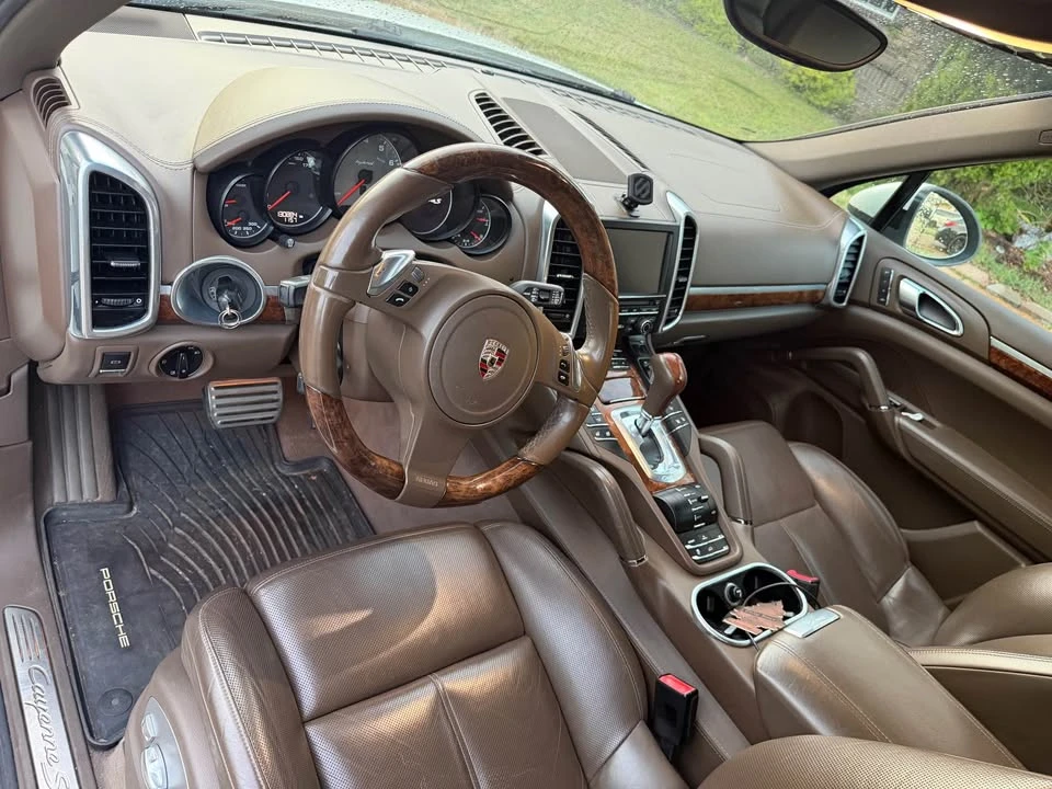 2011 Porsche 958 Cayenne - Image 10 of 15