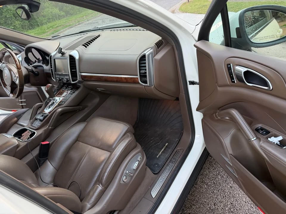 2011 Porsche 958 Cayenne - Image 11 of 15