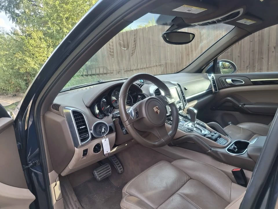 2011 Porsche 958 Cayenne S - Image 10 of 12
