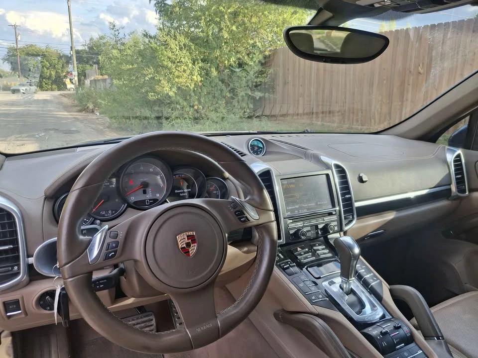 2011 Porsche 958 Cayenne S - Image 11 of 12