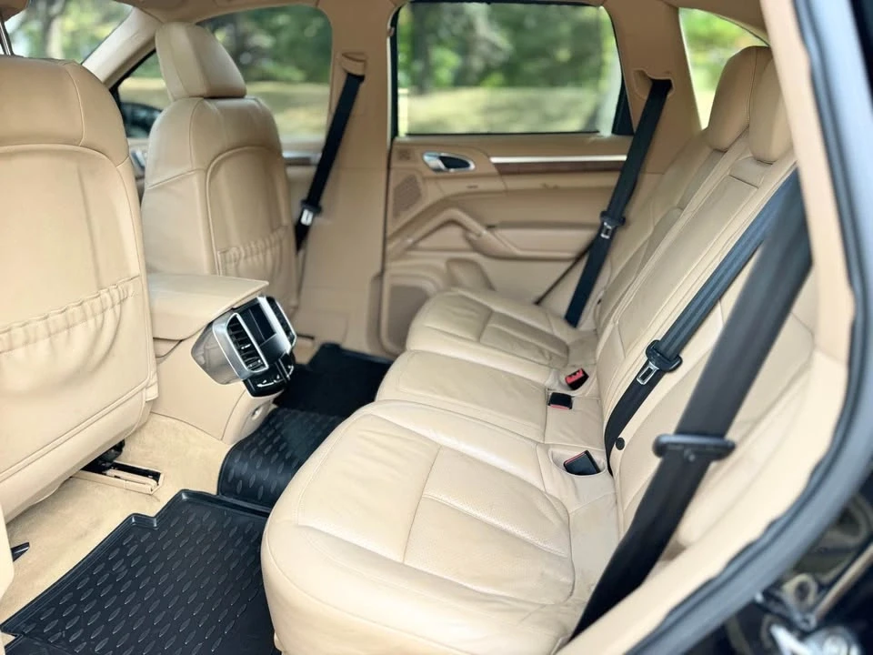 2011 Porsche 958 Cayenne S - Image 12 of 20