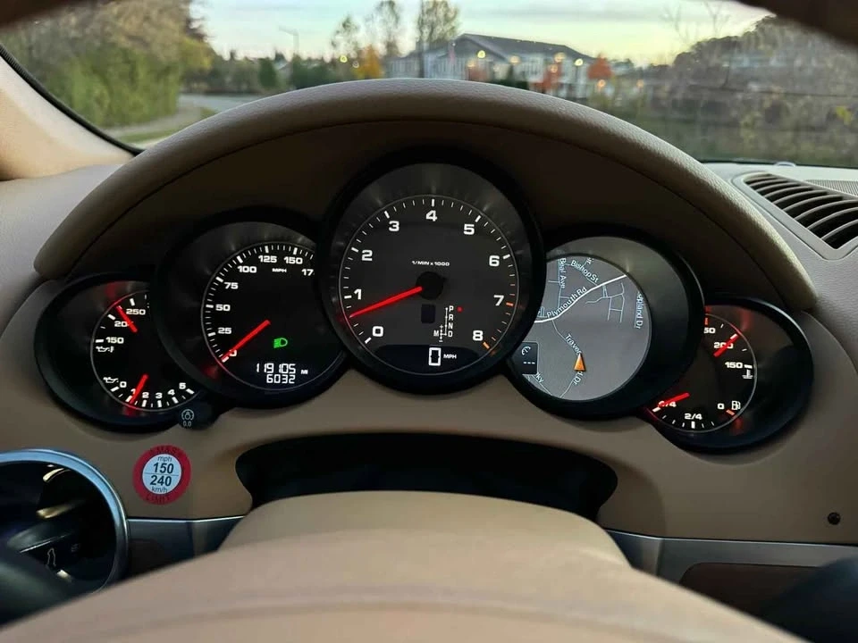 2011 Porsche 958 Cayenne S - Image 14 of 20