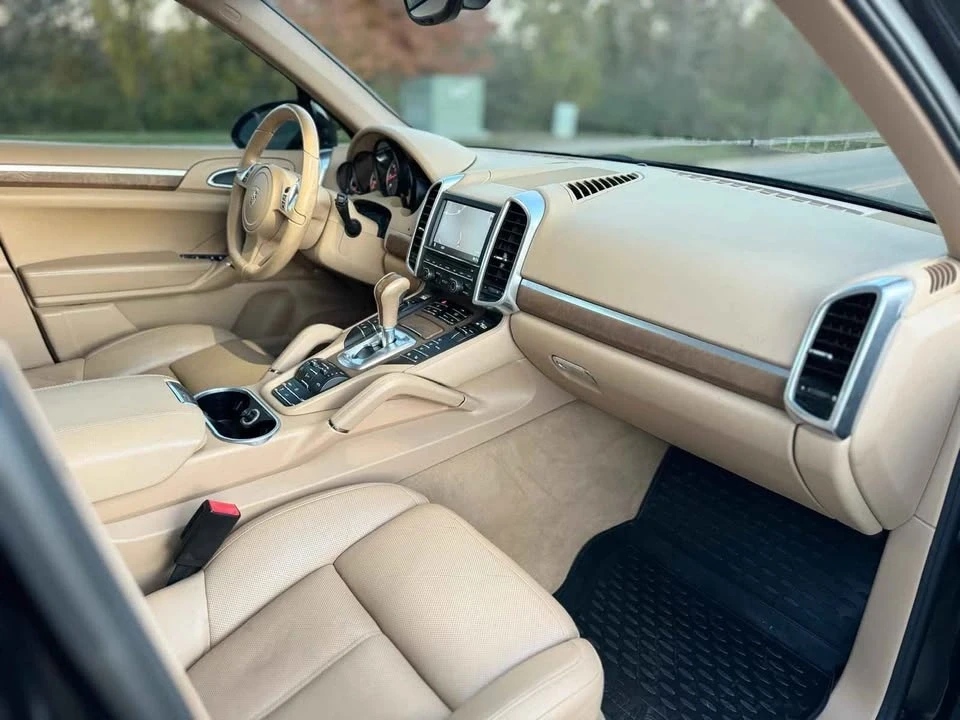 2011 Porsche 958 Cayenne S - Image 16 of 20