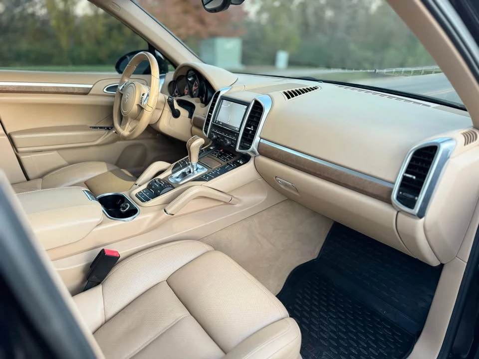 2011 Porsche 958 Cayenne S - Image 12 of 18