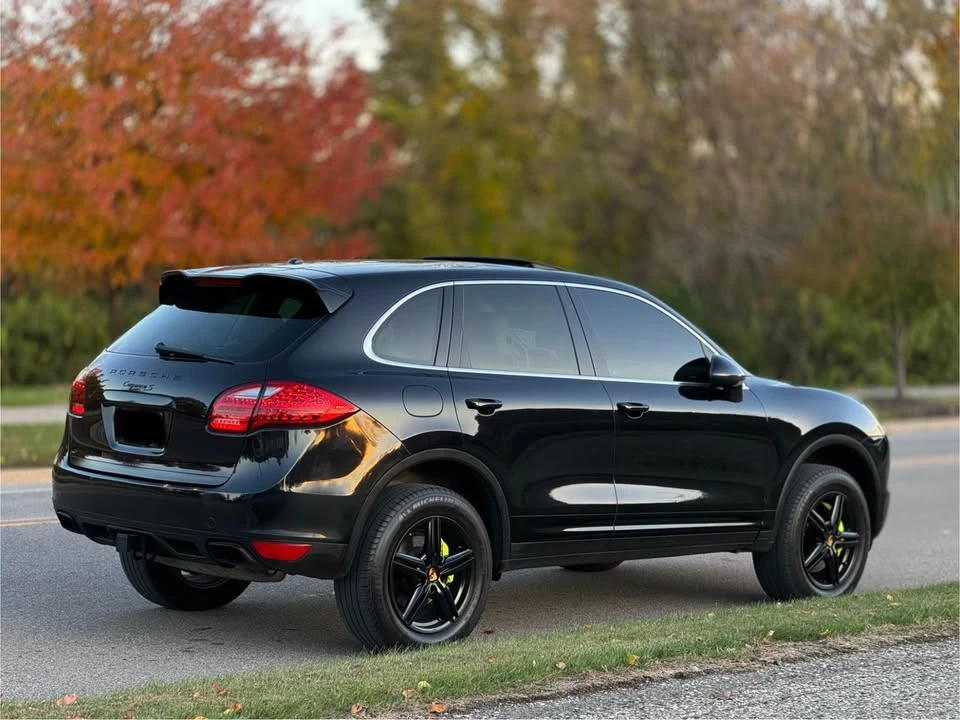 2011 Porsche 958 Cayenne S - Image 9 of 18